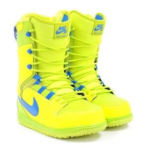 NWT Yellow and Blue Nike Snowboard Boots (11)